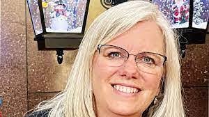 Laurie Kovach's Instagram, Twitter & Facebook