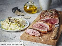 Magrets De Canard Et Embeurree De Pommes De Terre A La Truffe Noire Recettes Recette En 2020 Recette Recette Canard Recette Volaille
