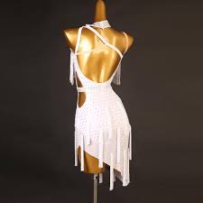 Abito da donna per danza latina, vestiti da ballo latino, con nappa, abiti  da ballo latino, abbigliamento da ballerina, costumi da ballo, bianco, S :  Amazon.it: Moda