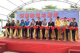 Zhengzhou automobile transfer station 郑州汽车转运站. æ¡ƒå›­ç»å›½è½¬è¿ç«™è¿ŽæŽ¥äº¤é€šè½¬ä¹˜æœåŠ¡æ–°æ—¶ä»£ éƒ'æ–‡ç¿ æŽ¥é©³å…¬è½¦ å¤§çºªå…ƒ