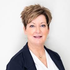 Erin Weiland's Instagram, Twitter & Facebook