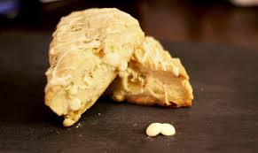 Scones A La Rhubarbe Et Au Chocolat Blanc Recette Dessert Food Desserts Sweet Bread