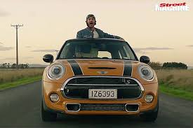 In addition, the innovative multitone roof creates unique individualisation opportunities. Pork Pie 2017 Ripper Car Movies