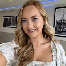 Amy Houston (@amyhouston98)