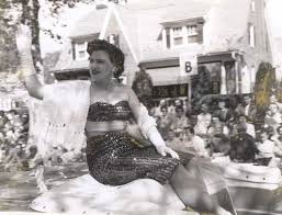 Patsy Cline In Winchester Va S Apple Blossom Parade Patsy Cline Female Singers Famous Singers