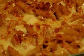 Una variante leggermente più leggera della classica pasta al forno con il ragù di carne e besciamella ma altrettanto gustosa e bella da vedere. Pasta Al Forno Con Ragu Ricetta Ricca Diredonna