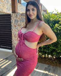 Maybe you would like to learn more about one of these? So Schon Schwanger Diese Stars Sind Stylisch Fur Zwei Brigitte De