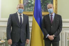 Відзначимо, що уряд гончарука звинувачували в провалі з наповненням бюджету. Novini Ukrayini Premyer Ministr Zustrivsya Z Nadzvichajnim I Povnovazhnim Poslom Franciyi V Ukrayini