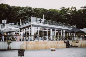 Die Perfekte Location Fur Eure Traumhochzeit Am Strand Hochzeitslocation Traumhochzeit Hochzeit