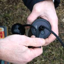 Under paved and unpaved surfaces by direct contact on the pipeline. Acoustic Water Leak Detector Success At 407n