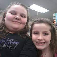 Daisy Gee's Instagram, Twitter & Facebook