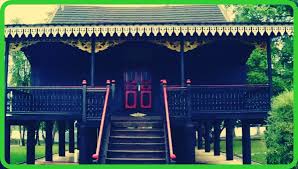 Selain disebut dengan nuwow sesat, rumah adat ini rumah adat berdiri di atas pondasi. Rumah Adat Lampung Barat Timur Dan Pesisir Lengkap