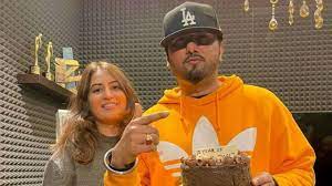 30 31 in late 2014, singh disappeared from the music scene, before making a comeback the following year, but mostly avoided the media. 8xzyzqzm7mhq9m