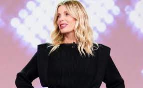 Cambio della guardia a l'isola dei famosi. Alessia Marcuzzi E Il Regalo Ricevuto Un Sogno Ad Occhi Aperti