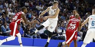 Slovenya basketbol federasyonu'ndan yapılan açıklamaya göre real madrid'in genç yıldızı luka doncic, uyluk kemiğinde yaşadığı sakatlık nedeniyle parkelerden iki hafta uzak kalacak. Round 3 Mvp Luka Doncic Real Madrid News Welcome To Euroleague Basketball