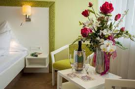 Heute ist winterberg für uns heimat, wo unsere kinder und enkelkinder auch in zukunft gerne leben und arbeiten. Hotel Haus Andrea Winterberg Stadt Winterberg Unterkunfte