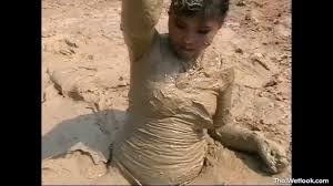 thai girl goes on a mudding trip by
