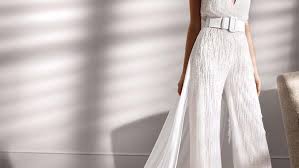 Ricca galleria di vestiti da sposa stile impero; Foto Vestiti Da Sposa Con Pantaloni I Modelli Piu Belli E Di Tendenza