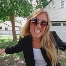 Bethany Carlson's Instagram, Twitter & Facebook