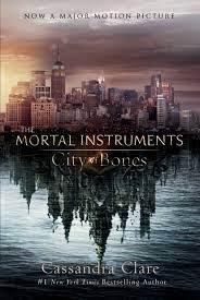 City of bones, 2013 film adaptation of the above novel. The Mortal Instruments City Of Bones Movie Tie In Edition Amazon De Clare Cassandra Fremdsprachige Bucher
