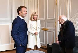 Der frühere wirtschaftsminister emmanuel macron wurde 2017 zum präsidenten frankreichs frau und persönliches. Macron Lobt In Corona Krise Frankreichs Berufstatige