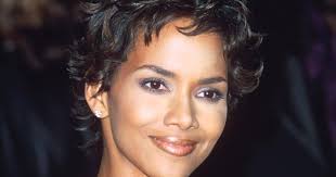 Actress halle berry attends the 24th annual naacp image awards on january 11, 1992 at wiltern theatre in los. Halle Berry On Her Iconic 90s Pixie Cut