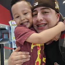 Luis (@luis.escareno.58) • Facebook