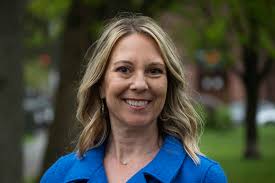 In mom's footsteps: children who followed their mothers into real estate