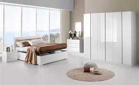 Qui il parquet trattato con sbiancatura, chiaro e. Camere Da Letto Bianche Camere Matrimoniali