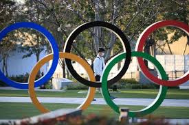 Des grands jeux en bois spécifiquement pensés et créés pour les ludothèques, centres de loisirs, périscolaires ou autres collectivités. Coronavirus Les Jeux Olympiques D Ete Reportes D Un An Outre Mer La 1er