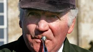 King Charles' longtime friend Ian Farquhar, 78, who served as equerry to  the Queen Mother died when he got trapped between wall and his bed while  drunk, inquest hears