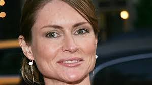 Kate Isitt's Instagram, Twitter & Facebook