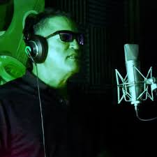 Download Robertón album songs: A Ella Dale Reguetón