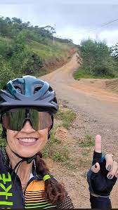 Vc não precisa de muita coisa pra ser feliz...se vc tiver uma bike 😁😜
