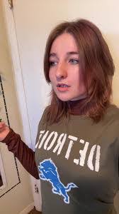 Leanna Pearson's Instagram, Twitter & Facebook