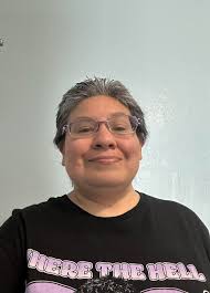 Hello I am Mike I live in the uk south wales 🏴󠁧󠁢󠁷󠁬󠁳󠁿 I am 59 I have  lost my left arm looking for a friend to complete me and yes I am single