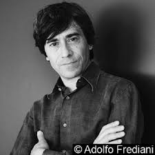 He won david di donatello for best actor for his starring role in i cento passi. Luigi Lo Cascio Presenta Oggi Il Suo Romanzo D Esordio Ogni Ricordo Un Fiore
