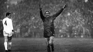 Damit spielen beide am 13.09. Vor 50 Jahren Club Spielt Den Fc Bayern An Die Wand Br24