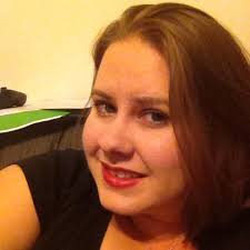 Mandie Hill's Instagram, Twitter & Facebook