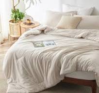 Amazon.com: Bedsure Queen Comforter Set - Beige Soft Bedding for All  Seasons, Cationic Dyed Bed Set, 3 Pieces, 1 Queen Size Comforter (90"x90")  and 2 ...