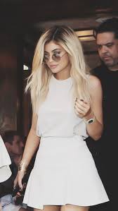 Cute Kylie In White Peinados Kylie Jenner Khloe Kardashian Cabello Estilo Kylie Jenner