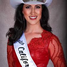 Janet Scarry's Instagram, Twitter & Facebook