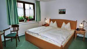 Jeder ist herzlich willkommen, schon seit 1882. Hotel Deutsches Haus Radeburg
