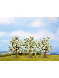 Acquista online il libro l'albero dai fiori bianchi di enzo biagi in offerta a prezzi imbattibili su mondadori store. Noch 25111 Set Tre Alberi Con Fiori Bianchi Altezza Cm 8