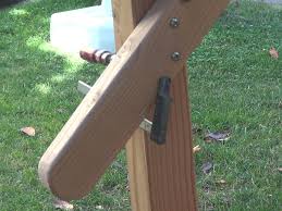 Der grundbau dieses selbst gebauten gewächshauses aus holz besteht aus vier elementen, welches aus vierkanthölzern mit einer stärke von 5×5 cm grundieren sie das holz sorgfältig mit einem qualitativ hochwertigen holzschutzmittel nach anleitung, um es wetterfest und haltbar zu machen. Treppe Selber Bauen Heimwerker Tutorial Zum Thema Diy