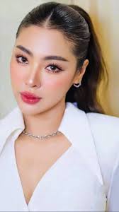 They do say 40 is the new 30, or do i have that the wrong way round 🙈😂,  she does look great tho OC 🍊