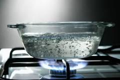 Can you put a glass bowl on a gas stove?