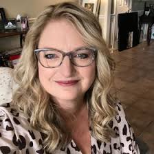 Kelly Quimby's Instagram, Twitter & Facebook