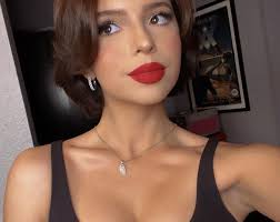 Ángela Aguilar bailando bien contenta esta noche