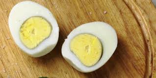 These are the indications that your egg has gone bad: Why There S A Gross Green Ring Around The Yolk Of Your Hard Boiled Egg Huffpost Life